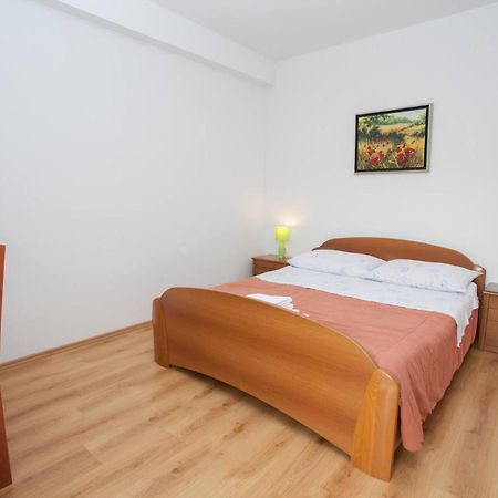 Apartments & Rooms Dekanic Baska  Exterior photo