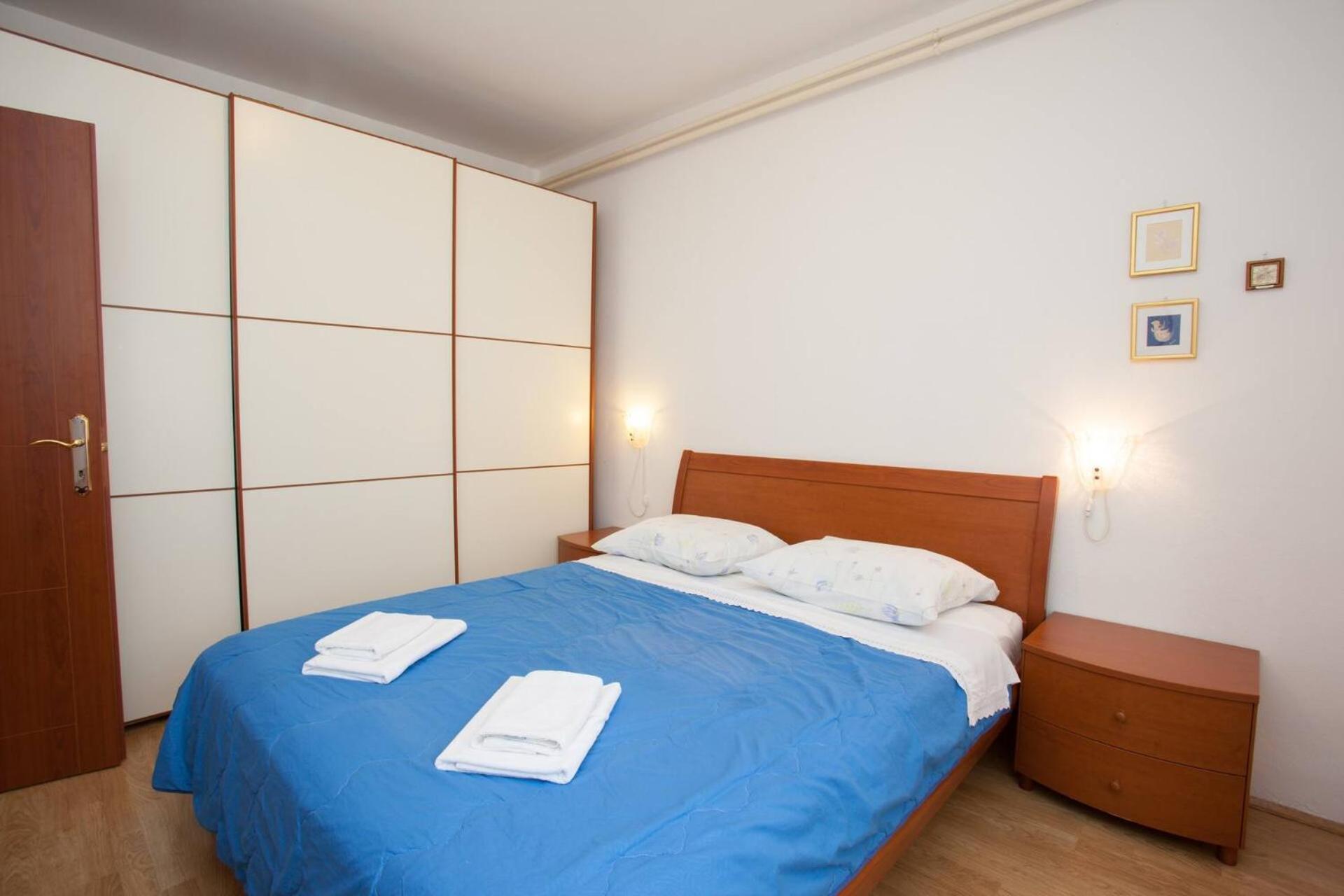 Apartments & Rooms Dekanic Baska  Exterior photo