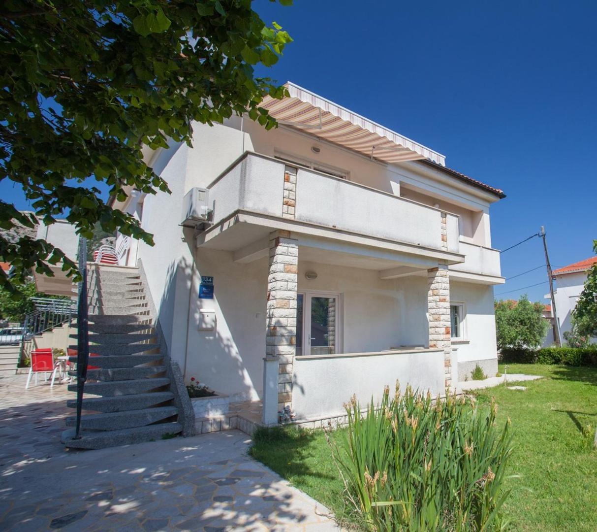 Apartments & Rooms Dekanic Baska  Exterior photo