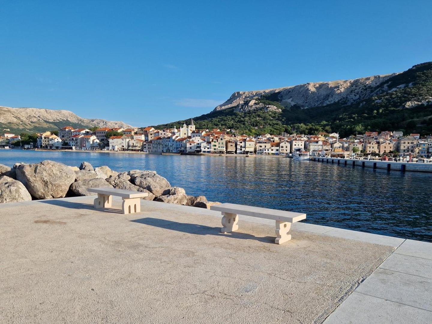 Apartments & Rooms Dekanic Baska  Exterior photo