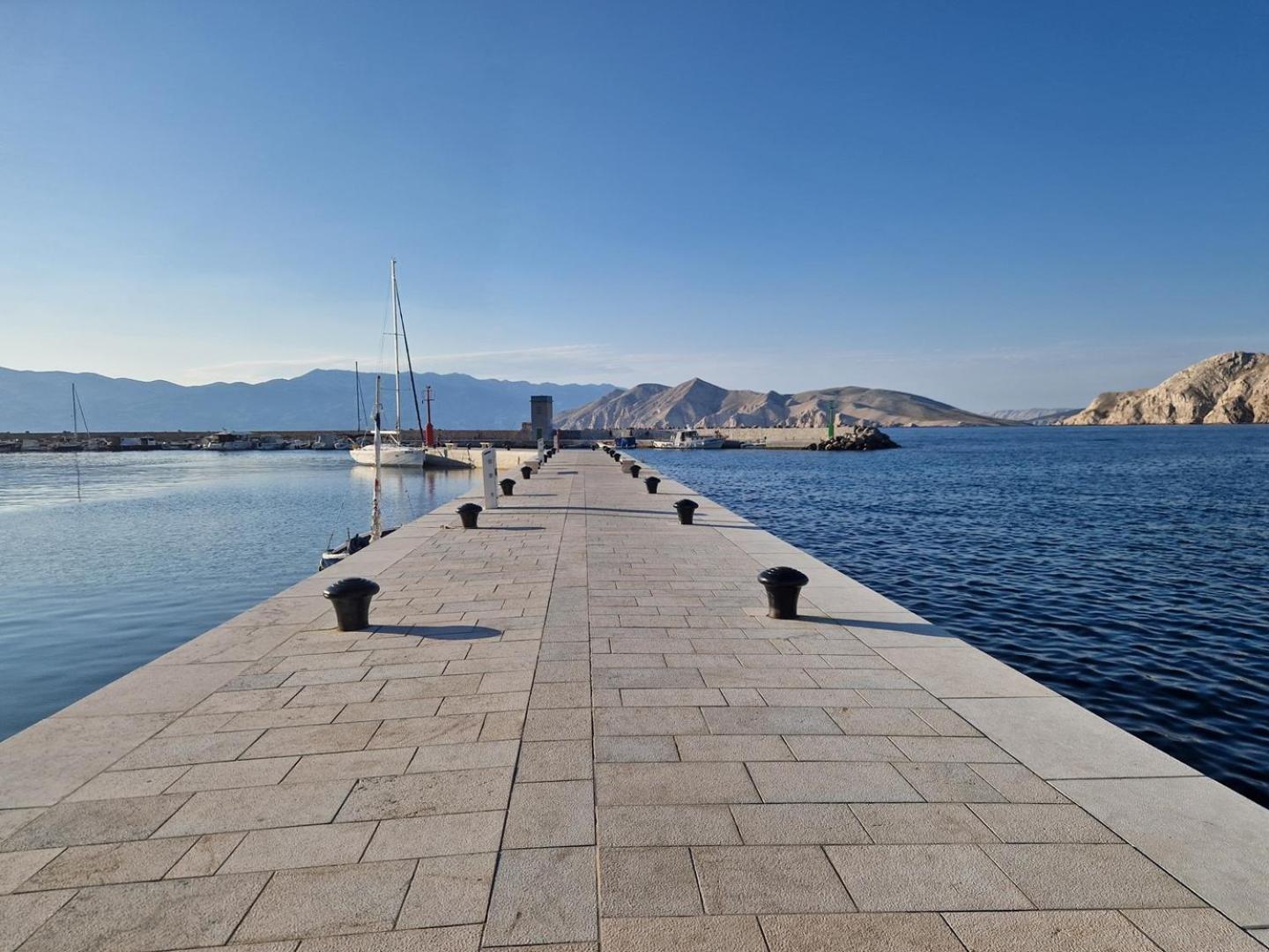 Apartments & Rooms Dekanic Baska  Exterior photo