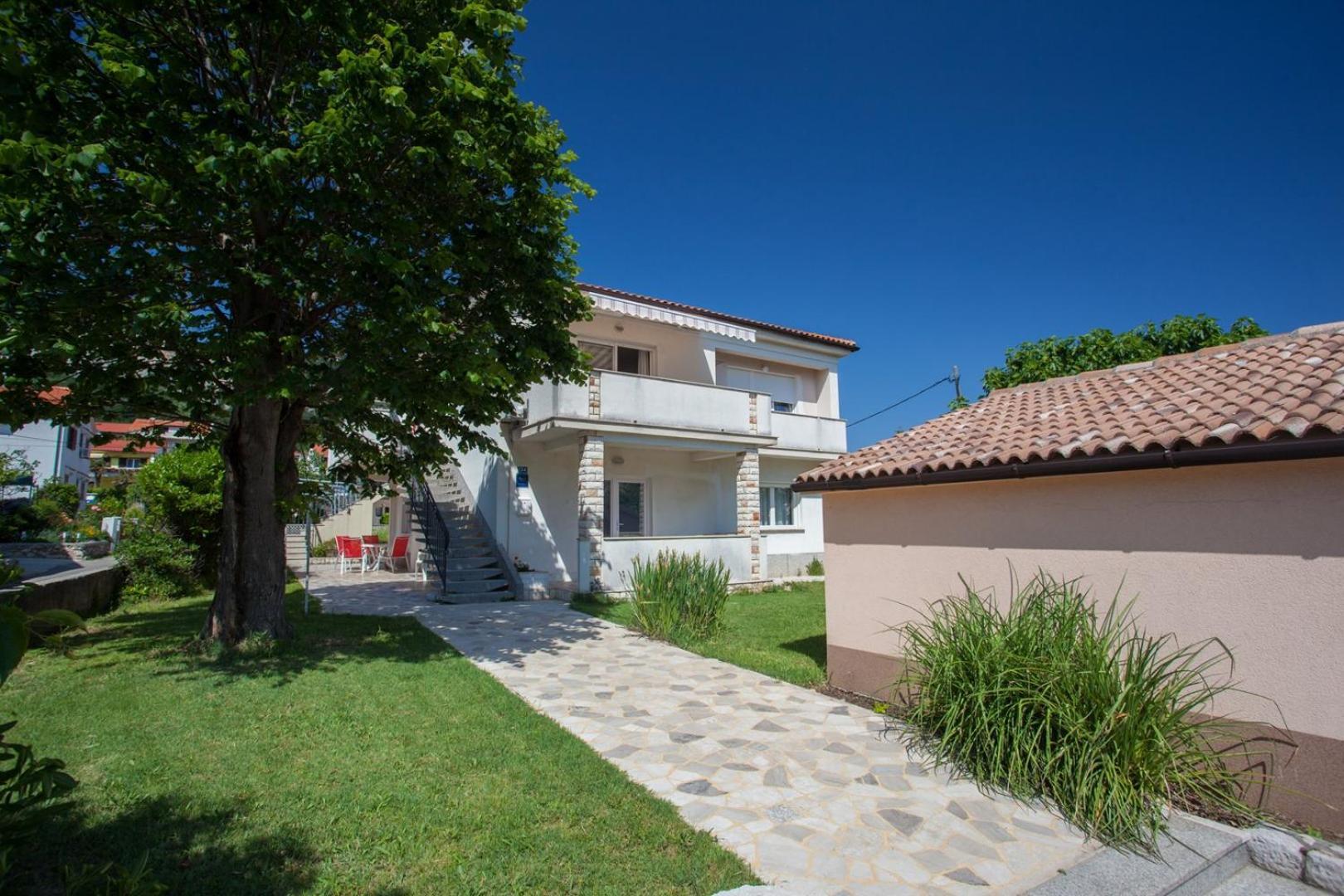 Apartments & Rooms Dekanic Baska  Exterior photo